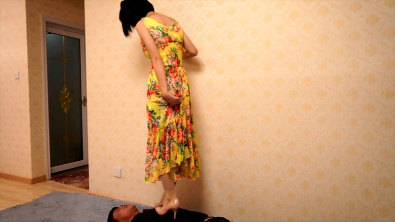 宅七高跟鞋踩脖子窒息_绳艺资料库