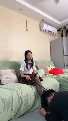 套路直播视频【素人星探】素人黑丝脚踩踏喂食 bf24687_绳艺资料库