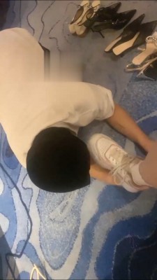 【霁月】御姐换多双鞋子虐奶狗 bf16401_绳艺资料库视频资源下载