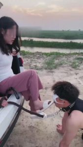 【逗逗】河边裸足超强深喉专场 bf14253_绳艺资料库视频资源下载
