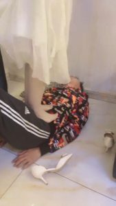 【依依子】肉丝全体重踩踏/鞭打/虐乳臭脚狂舔 bf27446_绳艺套路直播视频资源网