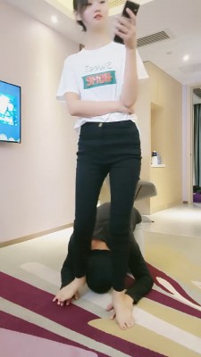 套路直播视频【小小小魔女】超暴力提档到求饶 bf24306_绳艺资料库