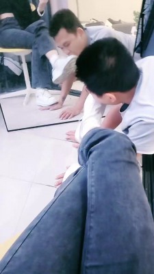 套路直播视频【嘉妮】舔脏小白鞋/闻白棉袜 bf26737_绳艺资料库