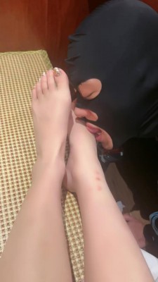 【奈奈生】足浴店舔和服小姐姐裸足/喂食 JS23041805_绳艺资料库视频资源下载