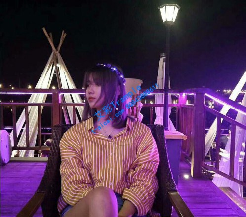 【00后A女主】跪舔美女主帆布鞋底闻臭脚棉袜裸足！_绳艺资料库