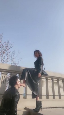 【歌迪丝】户外强制深喉专场 bf10782_绳艺套路直播视频资源网
