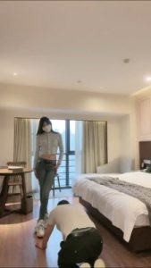 【默默s】178长腿模特-运动鞋白船袜/恋足转胯/提档踩踏 bf27064_绳艺资料库