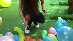 黑丝运动鞋雨靴踩气球_绳艺资料库