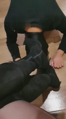 【情思女主】长靴踩踏-圣水-钻胯 bf6706_绳艺资料库