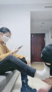 【小刚几】贱狗喜欢运动后的臭脚丫 bf2339_绳艺资料库视频资源下载
