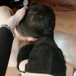 【VIVI】清洁工成为脚垫坐垫_绳艺资料库视频资源下载