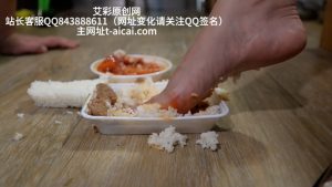 女神超细金属高跟全体重踩踏贱狗,踩出紫色鞋跟印,脚喂食 YC-230509-5_绳艺资料库