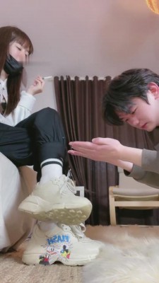 【风吟女神】强迫吃烟灰/舔超脏鞋底 bf8666_绳艺资料库视频资源下载