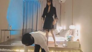 【初恋】白富美让抖M男友伺候 bf13440_绳艺资料库视频资源下载