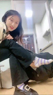 套路直播视频【小布丁】夜跑后原味脚羞辱/圣水/全体重踩 bf24353_绳艺资料库