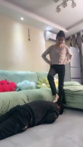 套路直播视频【素人星探】素人S骑马/丝袜塞嘴套头 bf24339_绳艺资料库