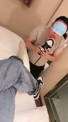 套路直播视频【晚晚公主】AJ小姐姐开发狗舔脏鞋底/踩背 bf26083_绳艺资料库