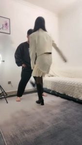【素人星探】开发素人学生主长靴黑丝踩虐 bf23266_绳艺资料库视频资源下载