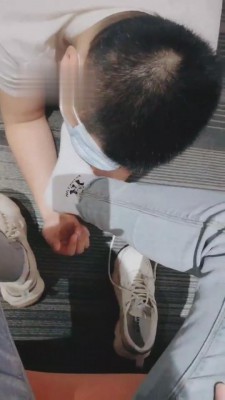 【南京樱樱学生主】学生狗沙发跳踩全体重踩头部 bf4054_绳艺资料库视频资源下载