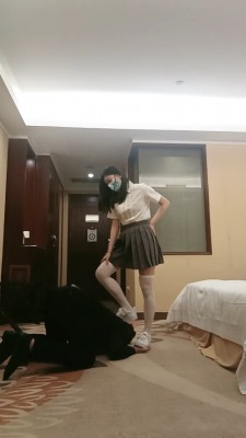 套路直播视频【御神】强制小白鞋白丝提档/踩踏闻臭鞋臭袜 bf26770_绳艺资料库