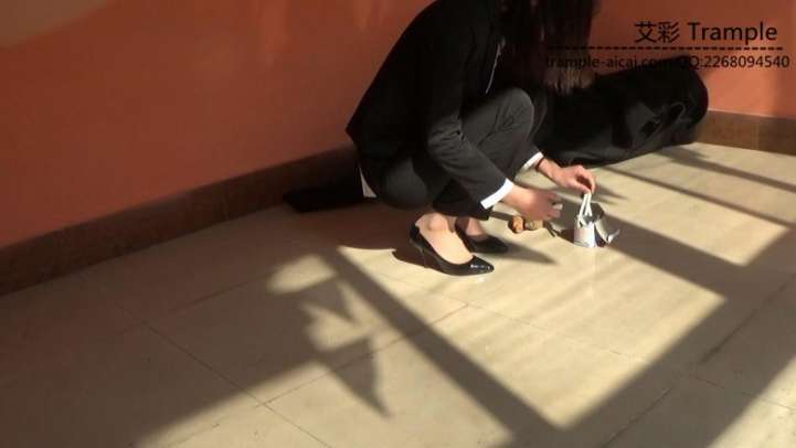 高跟肉丝木板物品粉碎_绳艺资料库