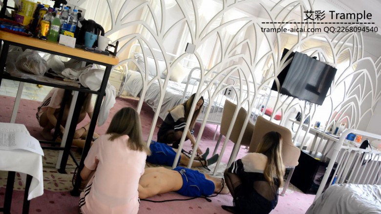 『奴隶岛』—双人踩扁瘦奴_绳艺资料库