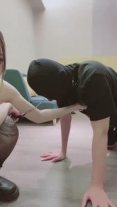 【陈甜女帝】精神小妹短靴黑丝狠虐 bf12821_绳艺资料库视频资源下载