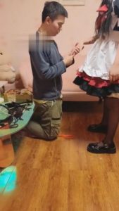 【开发素人】暗访女仆店2-耳光/鞭打/踩踏/踢裆/钻胯 bf5647_绳艺资料库视频资源下载