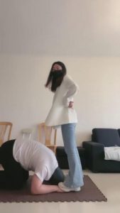 【玖幽】贱狗不愿意跪爬被抽打 bf11377_绳艺资料库视频资源下载