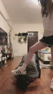 【梦二】学生S贝壳头白袜羞辱师兄 bf13996_绳艺资料库视频资源下载