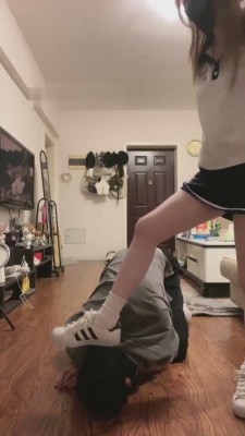 【梦二】学生S贝壳头白袜羞辱师兄 bf13996_绳艺套路直播视频资源网