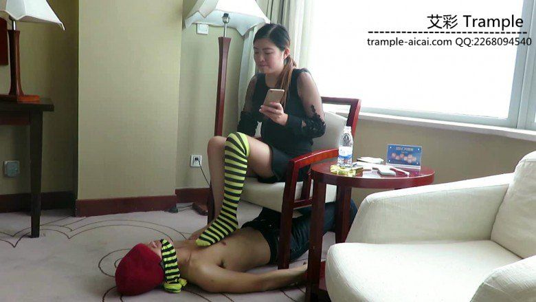 御主全程语言羞辱各种调教玩弄贱狗！_绳艺资料库