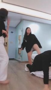 【德意志】4素人小姐姐群殴专场-踢裆口水暴力调 bf8529_绳艺资料库