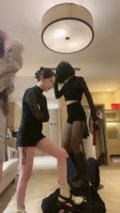 套路直播视频【维妮】精彩!3S全体重踩踏/转胯/狠抽【三视角版】 bf25660_绳艺资料库