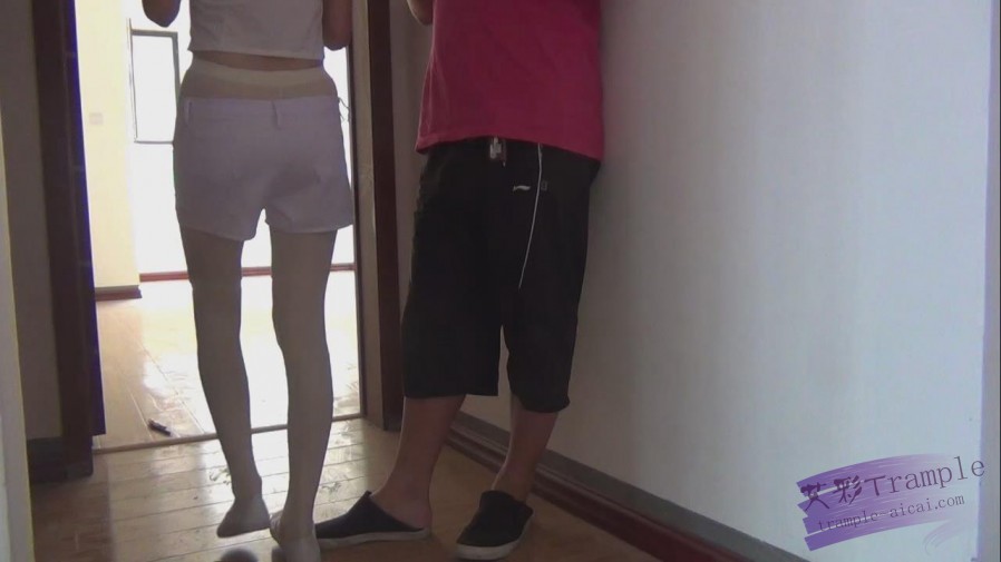 lulu女s剧情：白球鞋之踩脚引发的暴打 全城语言不断 露脸_绳艺资料库