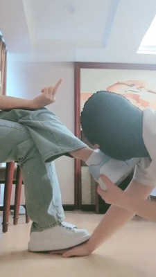 【妮蔻】运动后原味白袜羞辱 bf17899_绳艺资料库视频资源下载