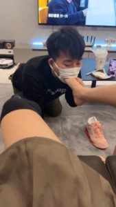 【茶茶】双S-运动鞋白棉袜+黑棉袜气味羞辱-喝圣水【双视角版】bf27169_绳艺资料库视频资源下载