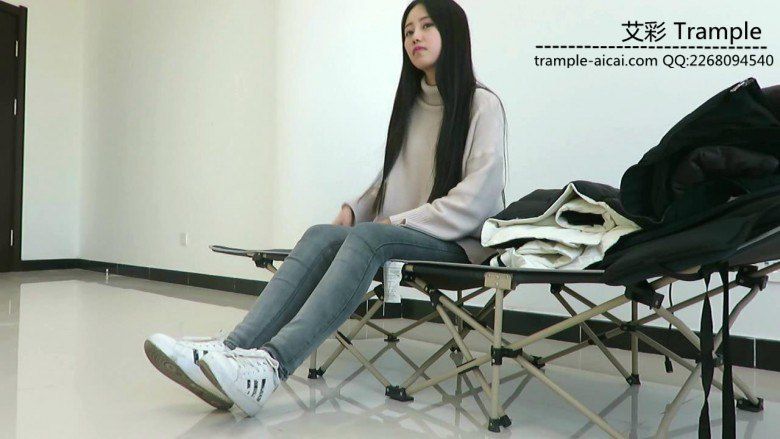 超漂亮老师天依女主棉袜堵嘴，裸足踩脸！_绳艺资料库