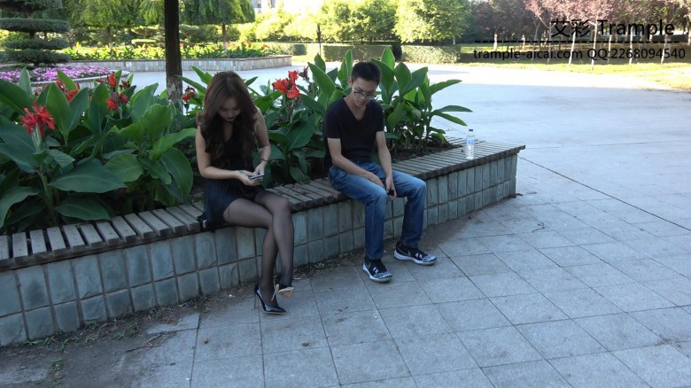 猥琐学生清理小姐姐脏鞋底_绳艺资料库