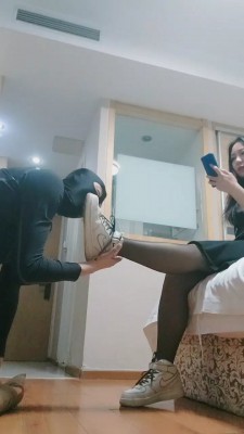 套路直播视频【麒麟女皇】双S-黑丝+棉袜长靴踩脚垫 bf26483_绳艺资料库