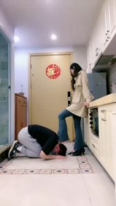 套路直播视频【梵高】伺候主人下班-对高跟鞋磕头/叼鞋/肉丝捂脸 bf25682_绳艺资料库