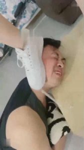 【小祖宗】小白鞋裸足气味羞辱 bf17450_绳艺资料库视频资源下载