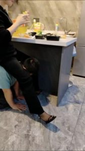 套路直播视频【辣妈】伺候主人吃饭/跪求赏赐狗食 bf25824_绳艺资料库