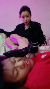【潘妮女王】御姐脚下狗/口水/高跟插嘴/裸足舔 bf26971_绳艺资料库视频资源下载
