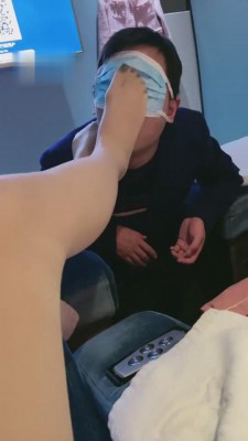 【风吟女神】肉丝裸足诱惑足疗师舔脚 bf4230_绳艺套路直播视频资源网