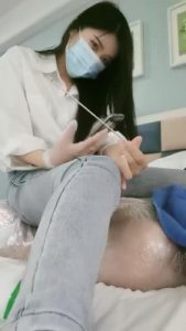 套路直播视频【失心】臭袜保鲜膜木乃伊-踩踏/乳穿刺【完整版】 bf24533_绳艺资料库