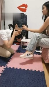 【海绵大大】学生S/AJ鞋强迫狗舔 bf16739_绳艺资料库视频资源下载