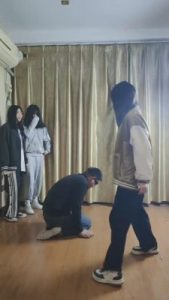 【最抗揍M】群殴-卫校学生围殴班主任 bf11250_绳艺资料库视频资源下载