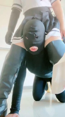 【佳琪女王】学生朱长靴踢裆训狗舔脚 bf22570_绳艺资料库