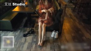 扶桑S酒吧一边秀足一边调教,语言非常有趣_绳艺资料库